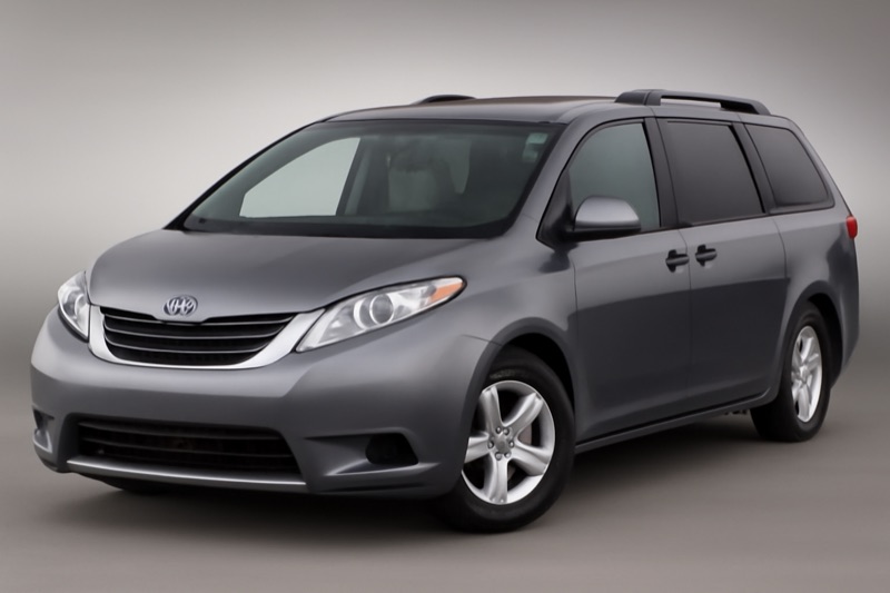 2011 Toyota Sienna windshield replacement in Glendale, CA