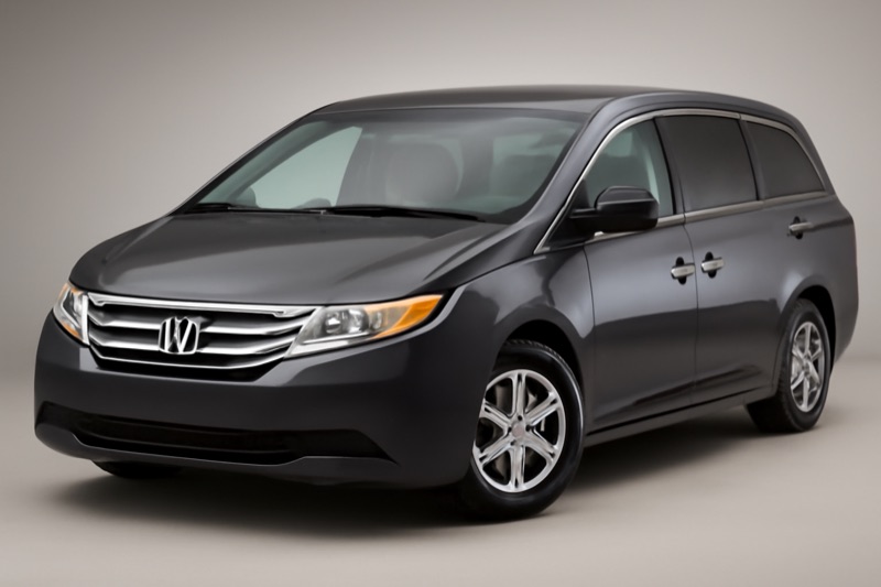 2013 Honda Odyssey windshield replacement in Glendale, CA