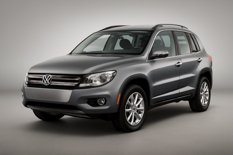 2016 Volkswagen Tiguan auto glass replacement in Glendale, CA